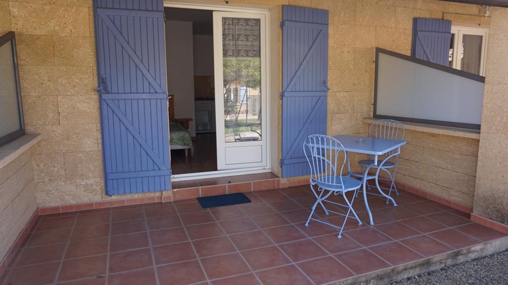 Appartements " Le Clos De La Cerisaie" Castillon-du-Gard Exterior photo