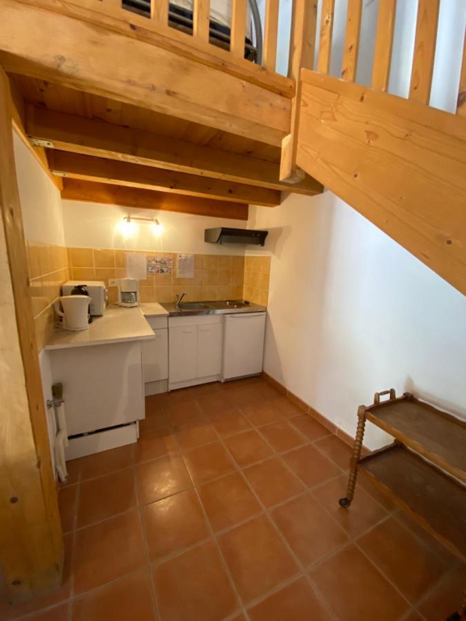 Appartements " Le Clos De La Cerisaie" Castillon-du-Gard Exterior photo